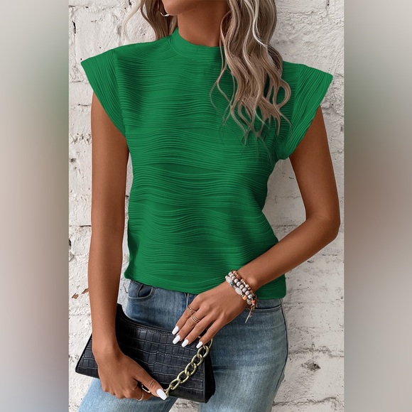 Dark Green Wavy Textured Mock Neck Cap Sleeve Top - Picture 3 of 11
